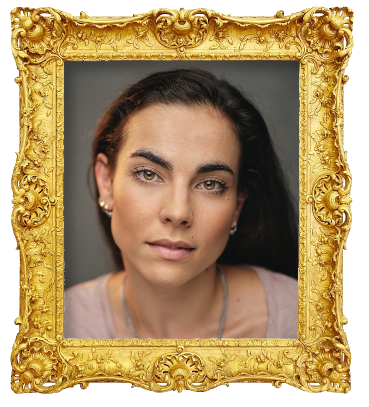 Headshot photo of Beatriz Godinho surrounded with an ornate golden frame.