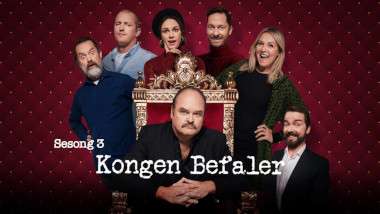 Cover image for the third season of the Norwegian show Kongen Befaler, picturing the cast of the season.