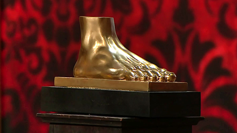 Image of the prize in this special mini-season: a consolation trophy modelled on Lasse’s foot.