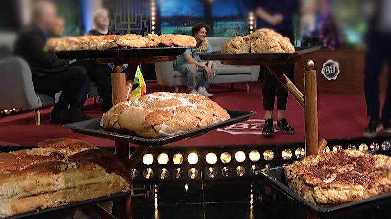 Image of the prize up for grabs in this episode: the five giant cinnamon buns made by the contestants during one of the episode’s tasks.