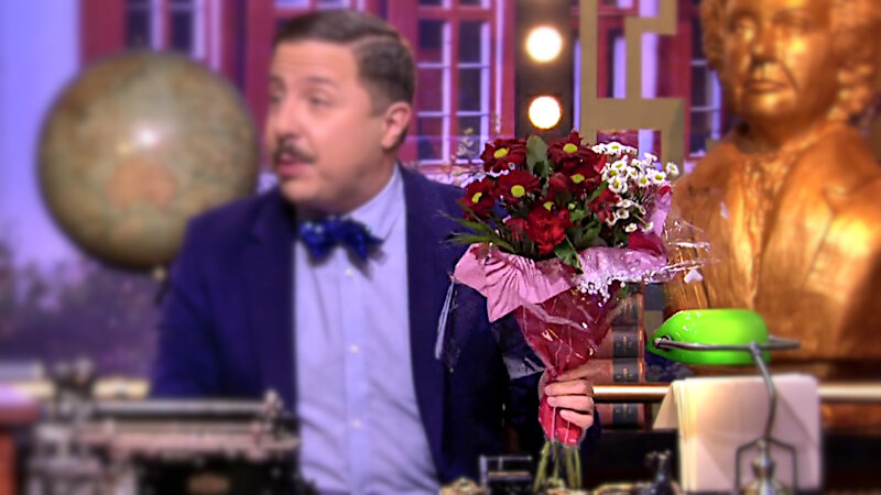 Image of the prize up for grabs in this episode: a bouquet of flowers.