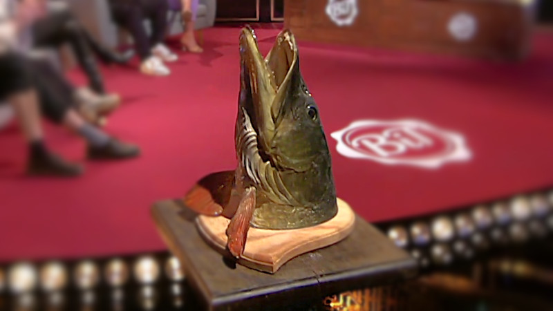 Image of the prize up for grabs in this episode: a mounted fish head.