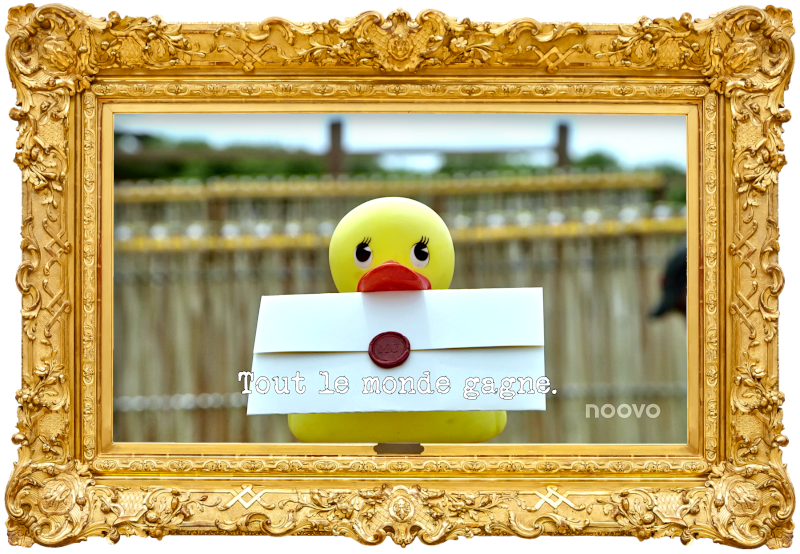 Image of a rubber duck holding a task brief in its beak (taken during the 'Fell all the ducks' task), with the episode title, 'Tout le monde gagne' ['Everyone wins'] superimposed over the top.