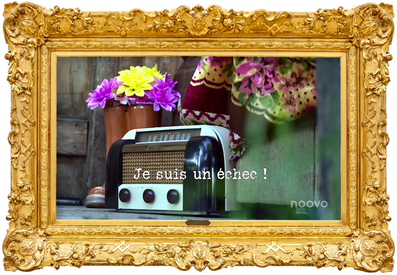 Image of an old-fashioned Bakelite radio (presumably a reference to the 'Write and perform a song about a stranger' task), with the episode title, 'Je suis un échec!' ['I am a failure!'] superimposed over the top.