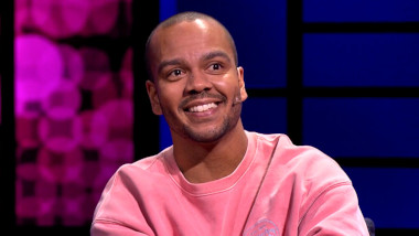 Image of Ernest ‘Erkku’ Lawson, the guest contestant on the episode.