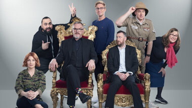 Cover image for the sixth series of the UK show Taskmaster, picturing the cast of the series.